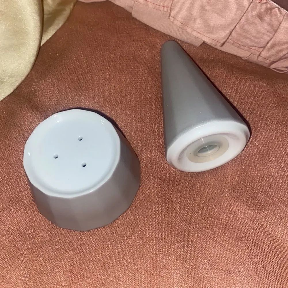 Lenox Metria Titanium Stacking Salt and Pepper Shaker! - Picture 3 of 4